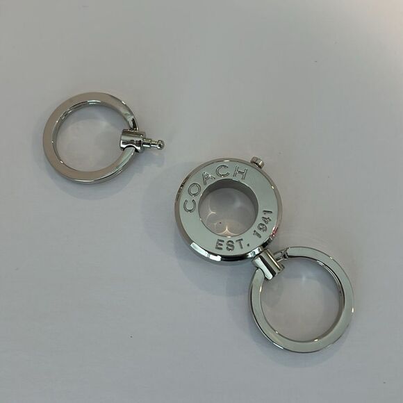 NWOT COACH Vintage Silver Valet Keychain
Fol Purse Charm - Detachable - Picture 5 of 6